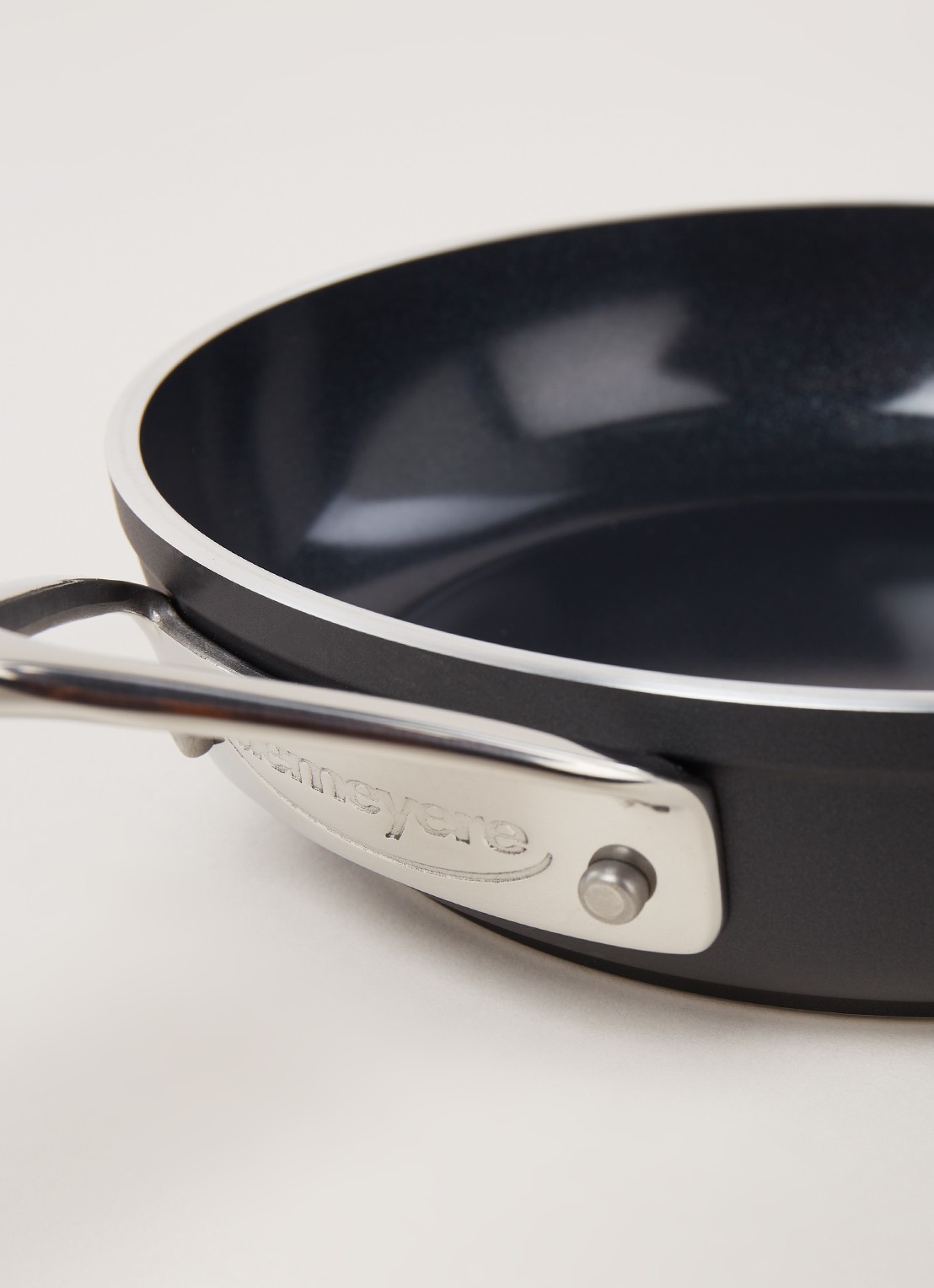 Demeyere Alu Pro 5 Ceraforce koekenpan Ø20 cm - detail 3 zwart