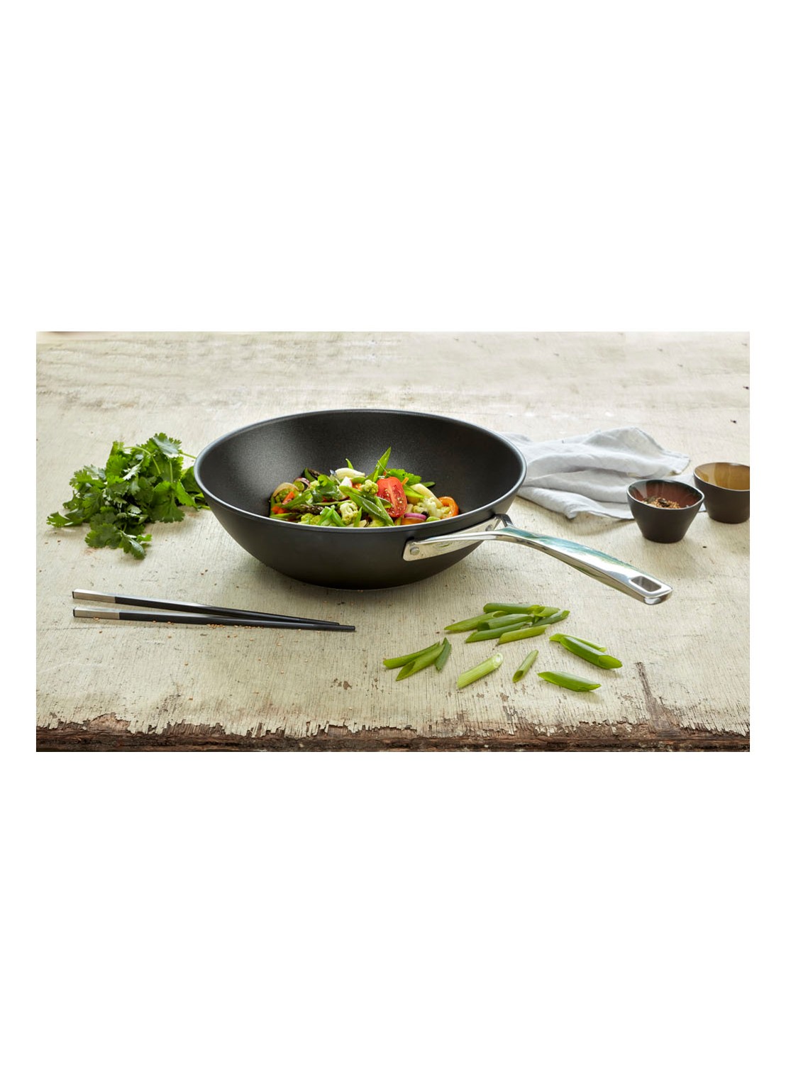 Demeyere Alu Pro 5 wokpan Ø30 cm - voorkant 3 zwart