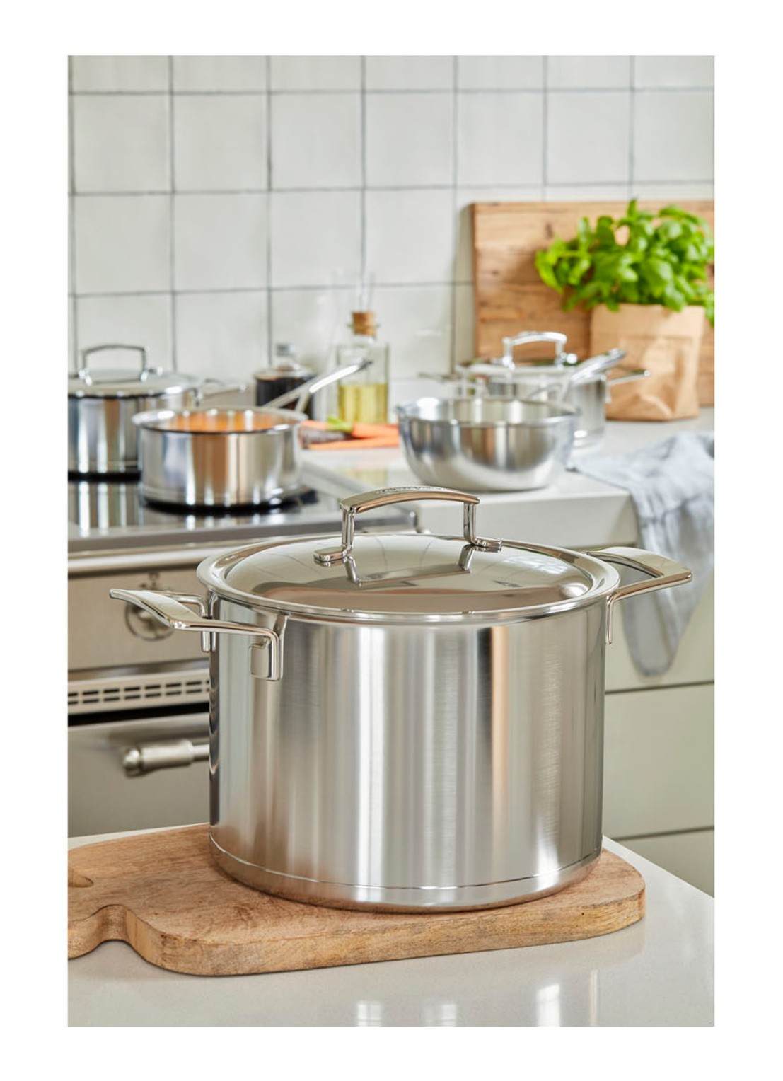 Demeyere Silver soeppan met deksel Ø24 cm - voorkant 3 roestvrijstaal