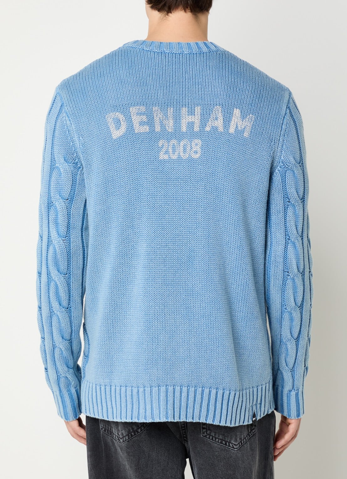 Denham Grant kabelgebreide trui in wolblend met ingebreid logo - detail 4 lichtblauw