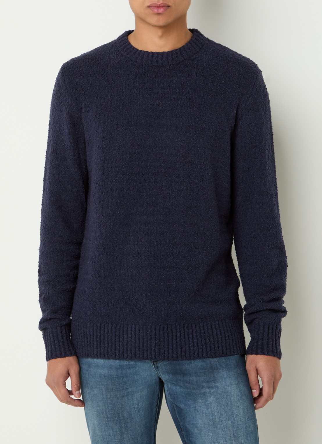 Denham Grofgebreide trui met ronde hals - detail donkerblauw