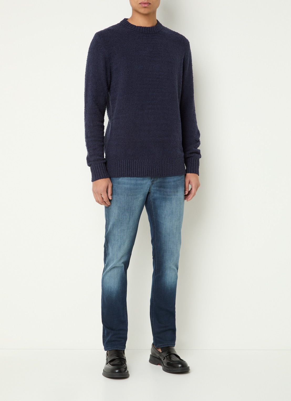 Denham Grofgebreide trui met ronde hals - voorkant 3 donkerblauw