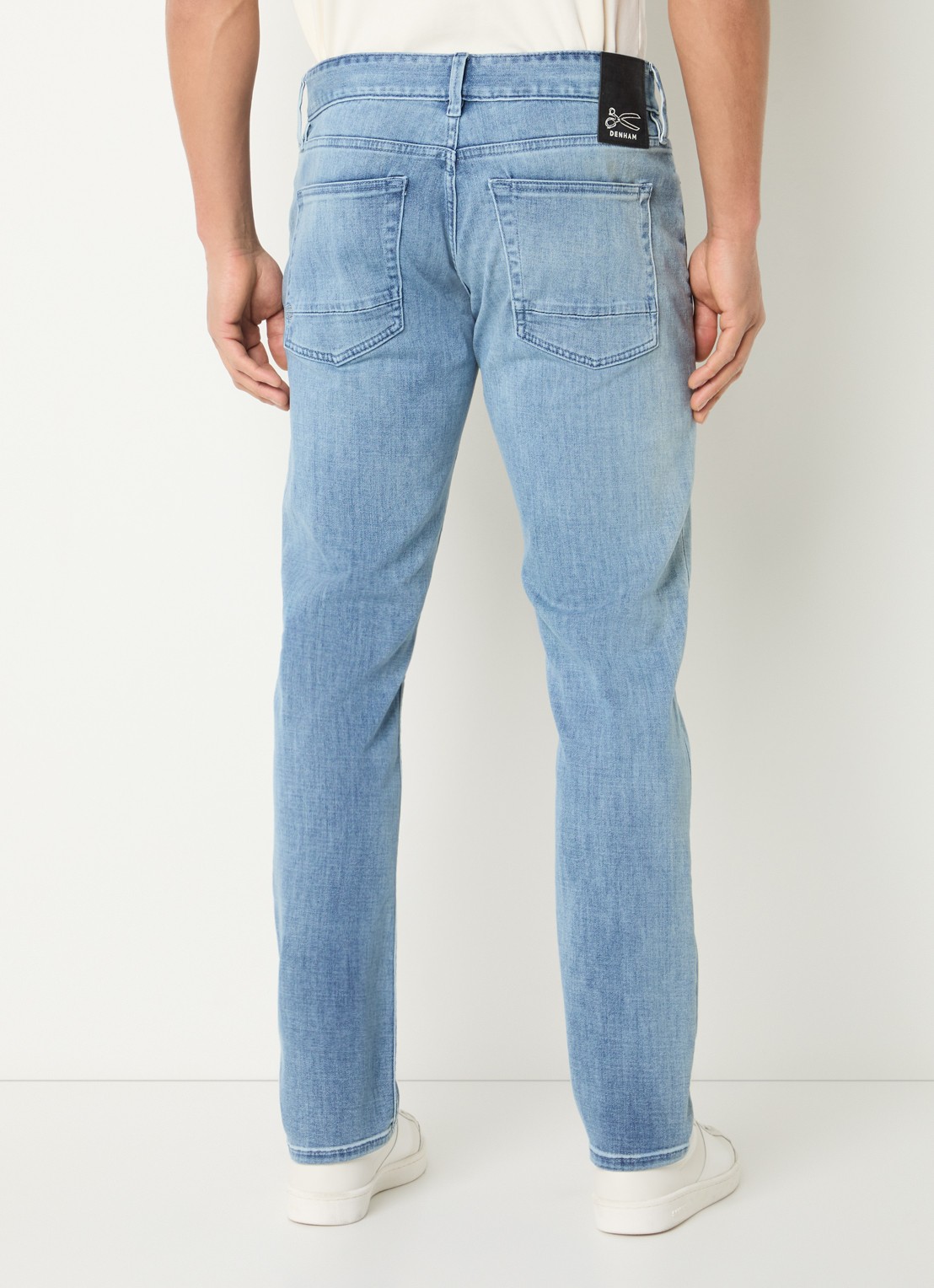 Denham Razor slim fit jeans met lichte wassing - achterkant indigo