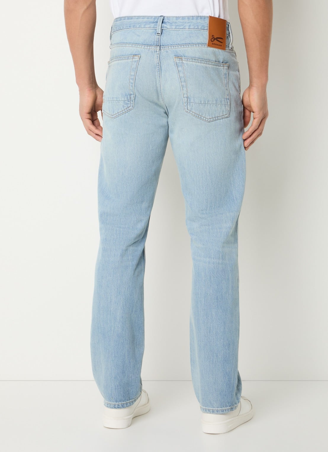 Denham Ridge straight leg jeans met lichte wassing - achterkant 5 indigo