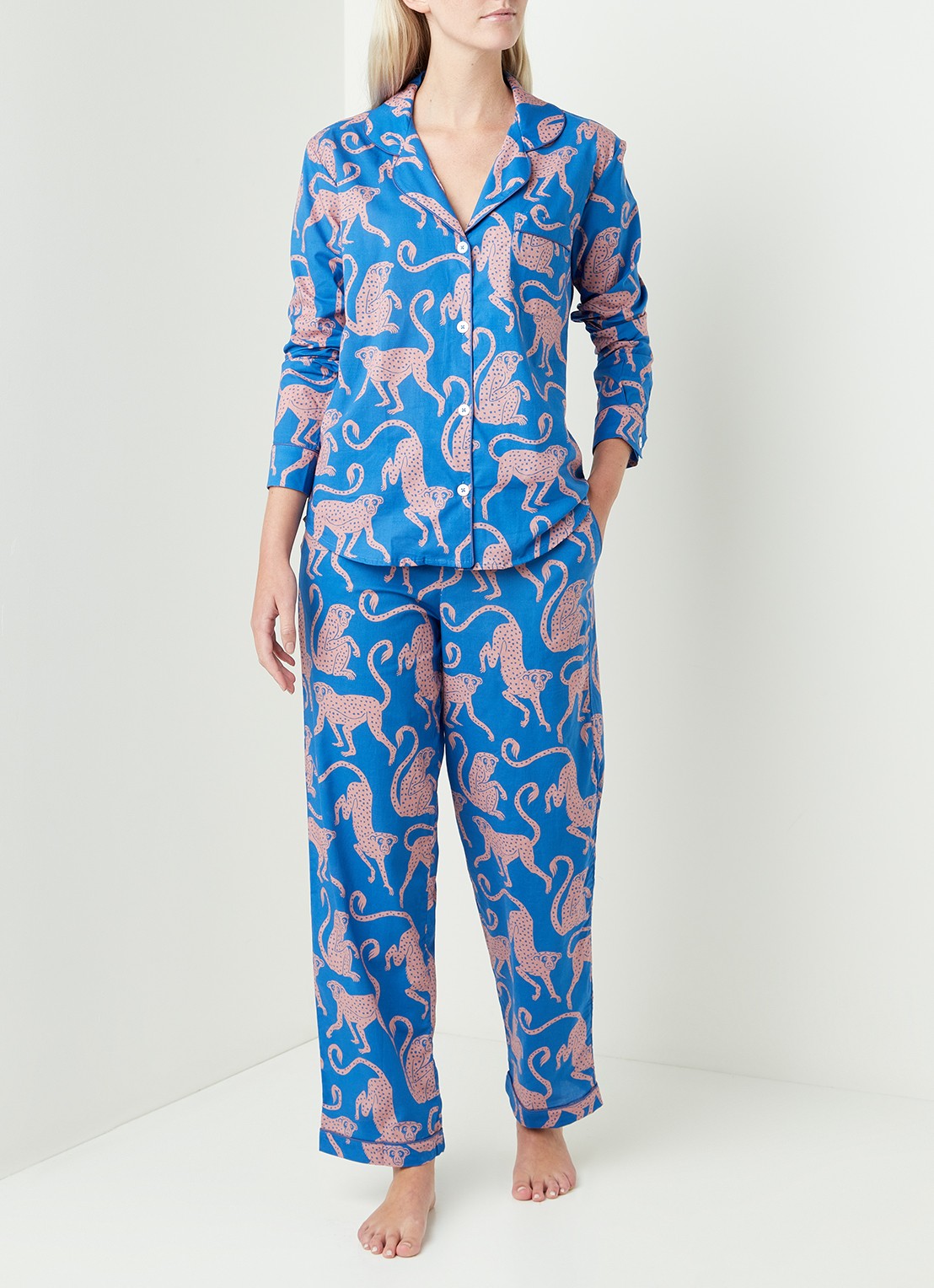 Desmond & Dempsey Chango pyjamaset van  katoen  - voorkant 3 blauw