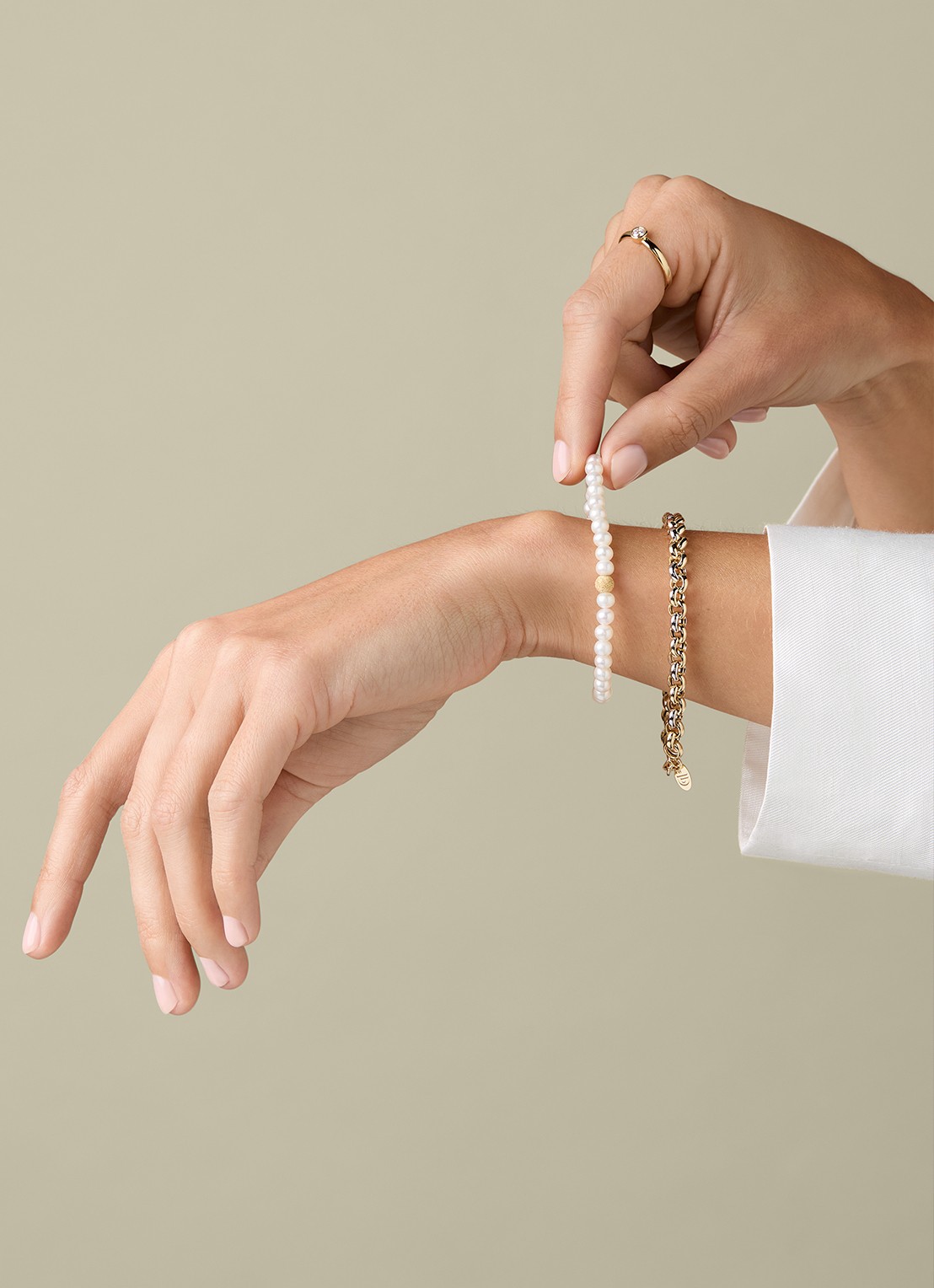Diamond Point Geelgouden armband witte zoetwaterparel Rivièra - voorkant 2 wit