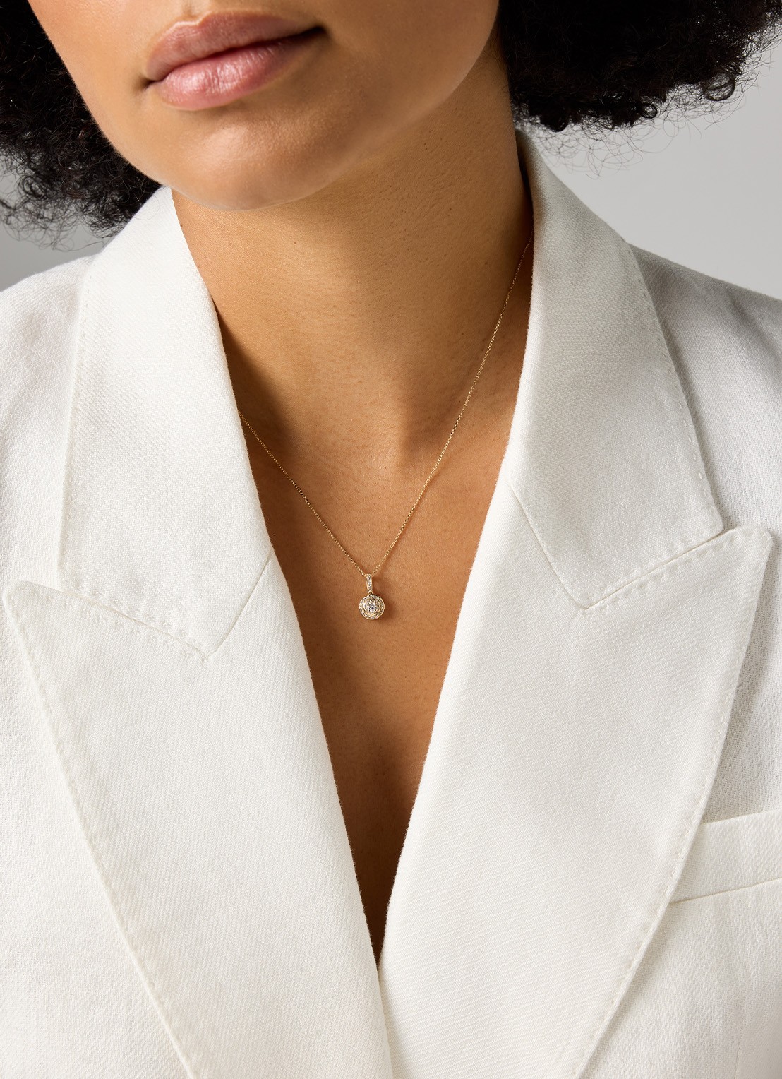 Diamond Point Geelgouden collier, 0.19 ct diamant, Petite Romance - voorkant 4 geelgoud