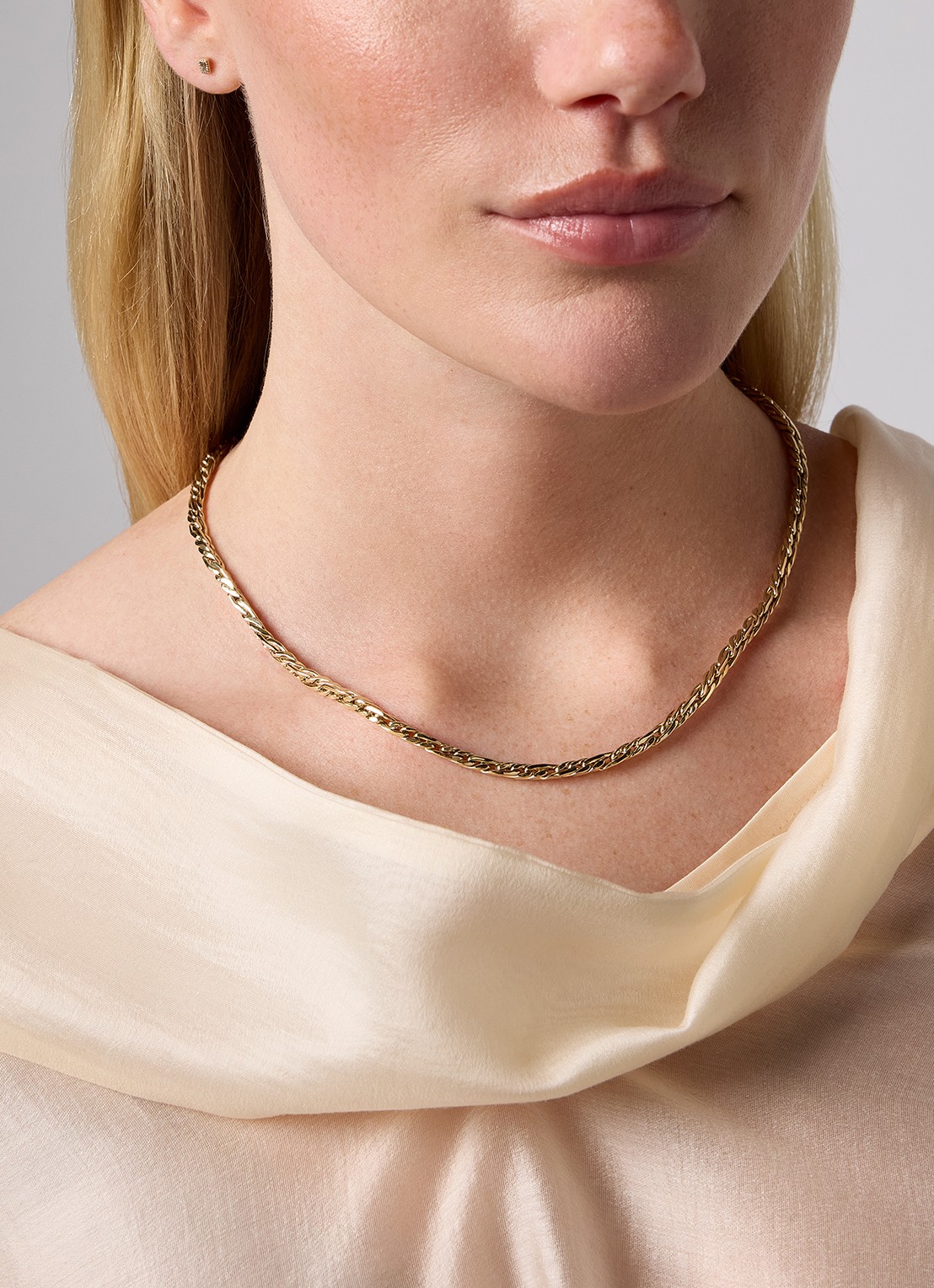 Diamond Point Geelgouden collier Timeless Treasures 45 cm - voorkant 2 geelgoud
