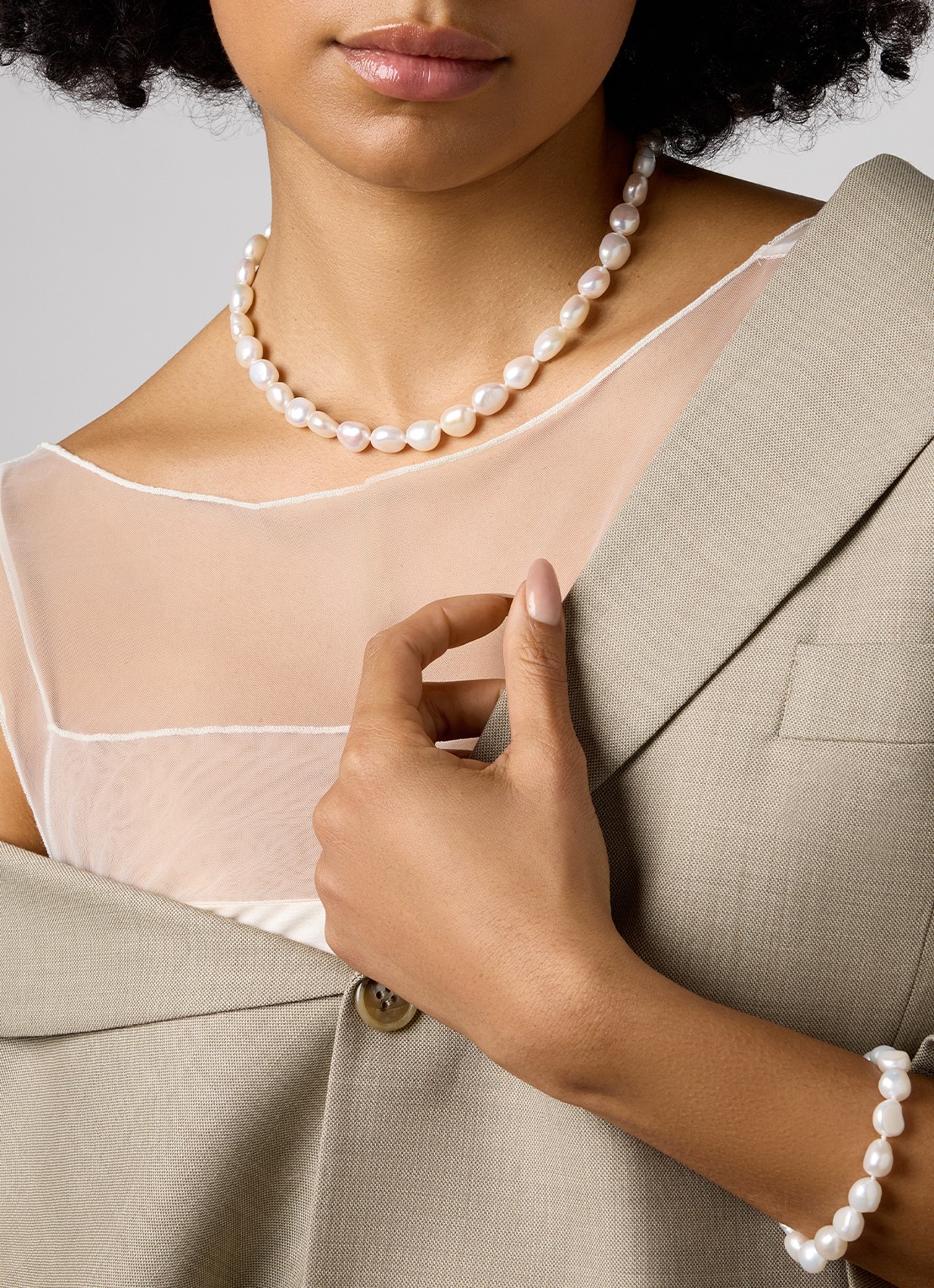 Diamond Point Geelgouden parel collier Rivièra - voorkant 4 geelgoud