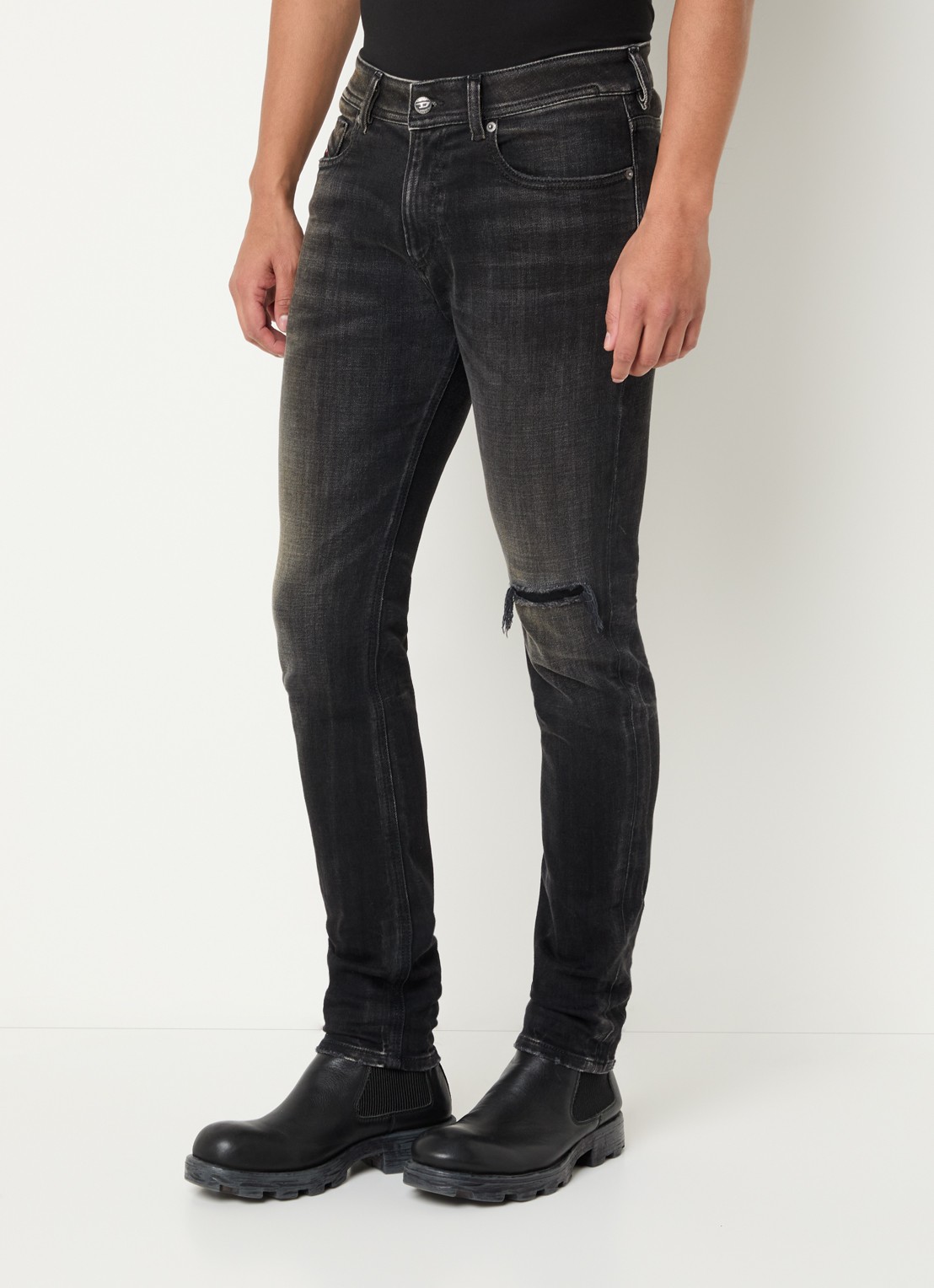 Diesel 1979 Sleenker skinny jeans met destroyed afwerking - detail 4 zwart