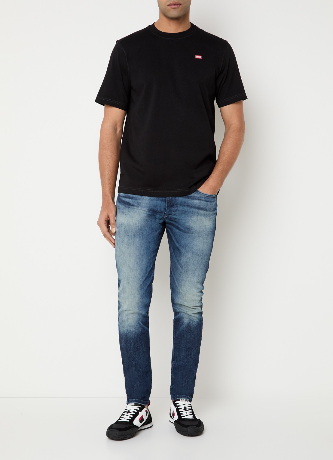 Diesel 1979 Sleenker slim fit jeans met donkere wassing - voorkant 2 indigo