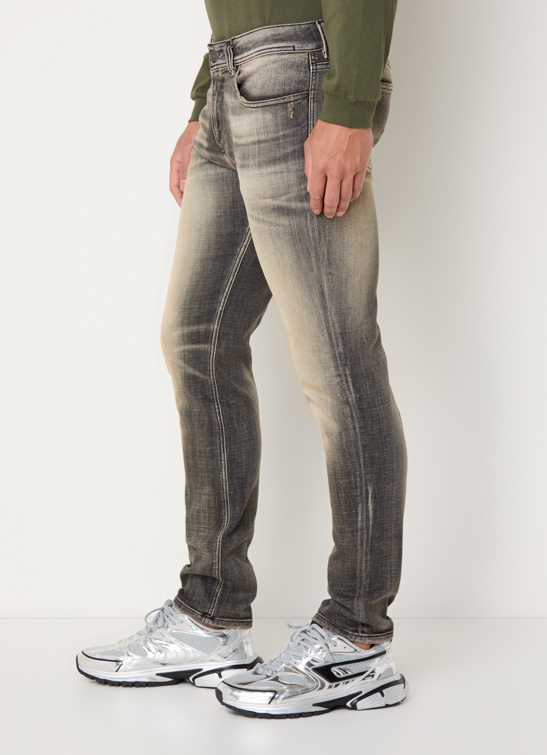 Diesel 1979 Sleenker slim fit jeans met gekleurde wassing - detail 3 donkergrijs