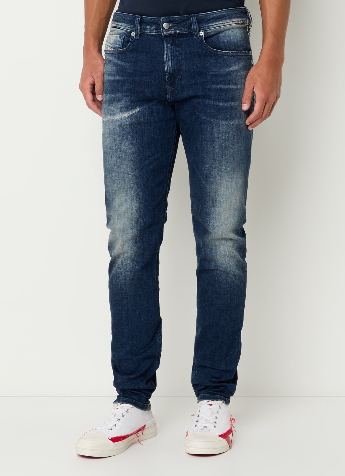 Diesel 1979 straight leg jeans met medium wassing - detail 4 indigo