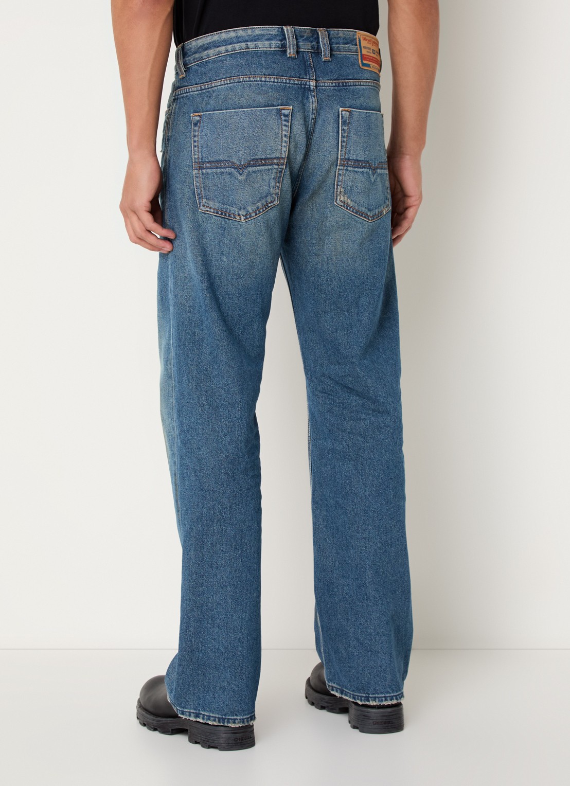 Diesel 1980 D-Eeper straight leg jeans met medium wassing - achterkant indigo