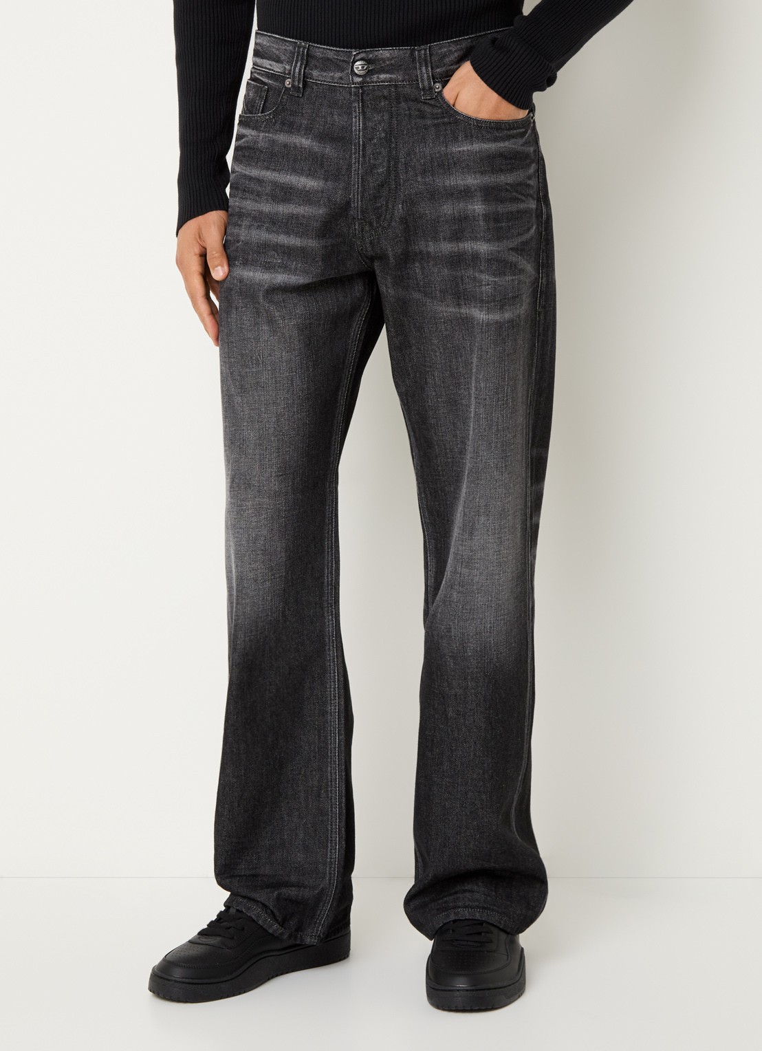 Diesel 1980 loose fit jeans met donkere wassing - detail donkergrijs