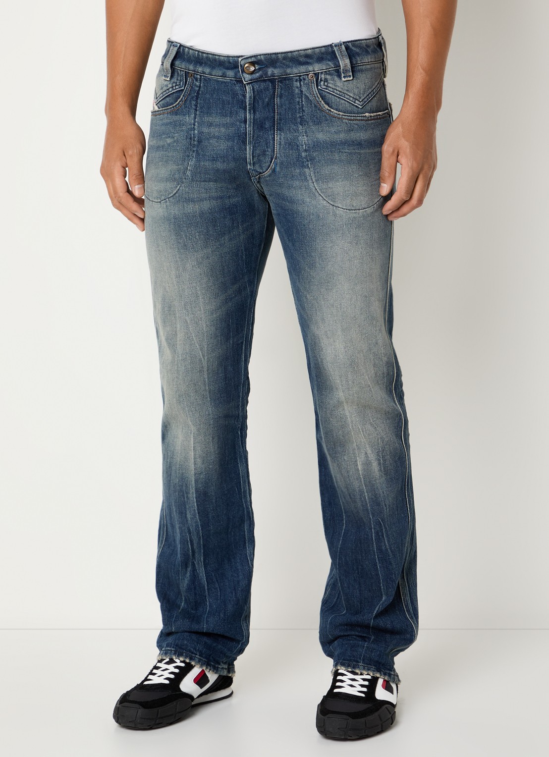 Diesel 1985 Larkee-Arc straight leg jeans met medium wassing - detail indigo