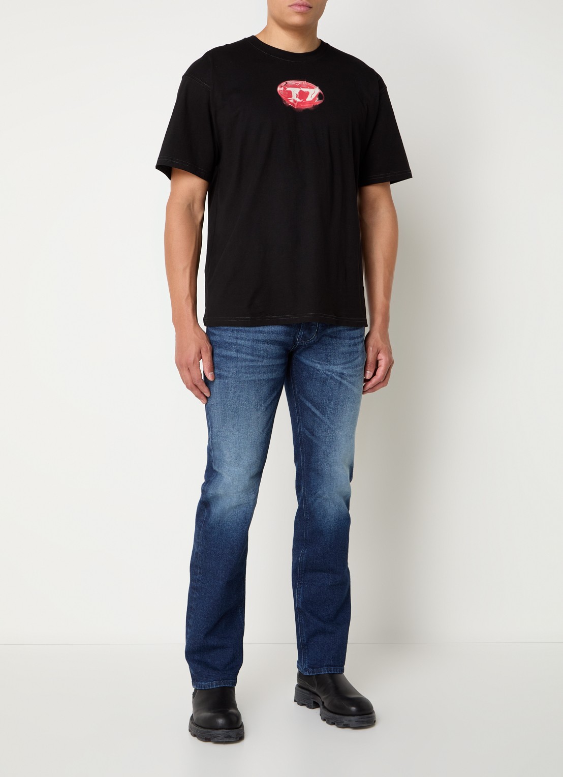Diesel 1985 Larkee slim fit jeans met donkere wassing - voorkant 5 indigo