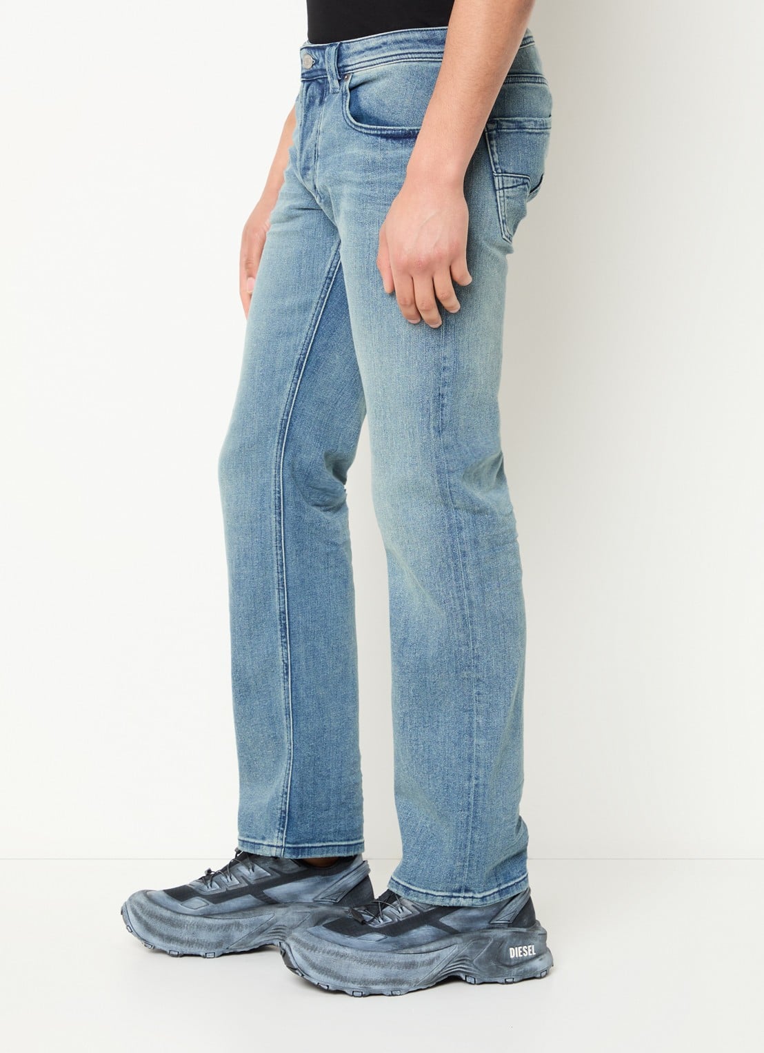 Diesel 1985 Larkee slim fit jeans met medium wassing - detail 5 indigo