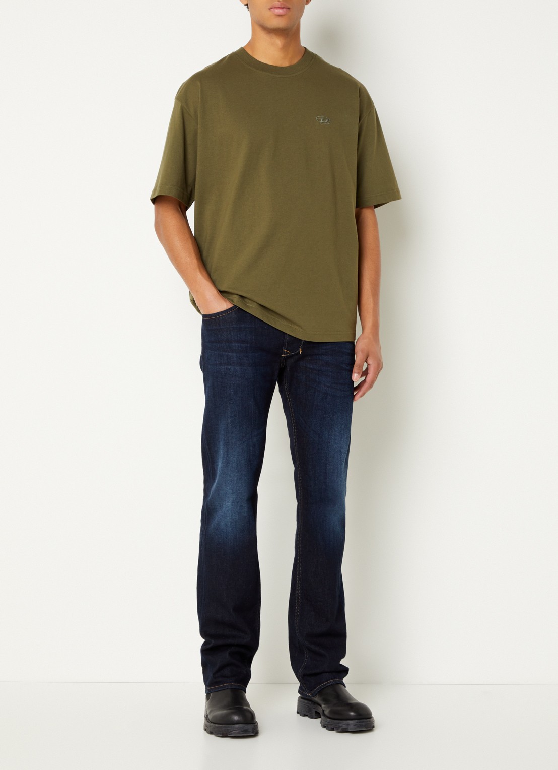 Diesel 1985 Larkee straight leg jeans met donkere wassing - voorkant 4 indigo