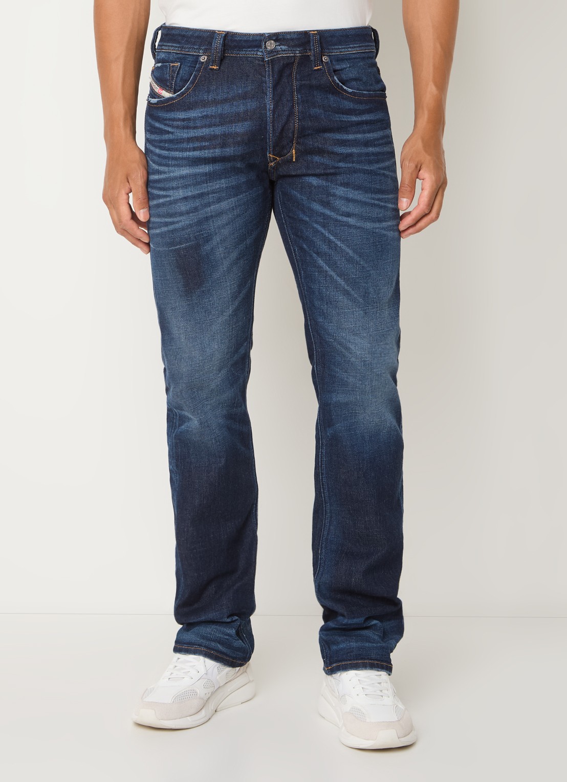 Diesel 1985 Larkee straight leg jeans met donkere wassing - detail 2 indigo