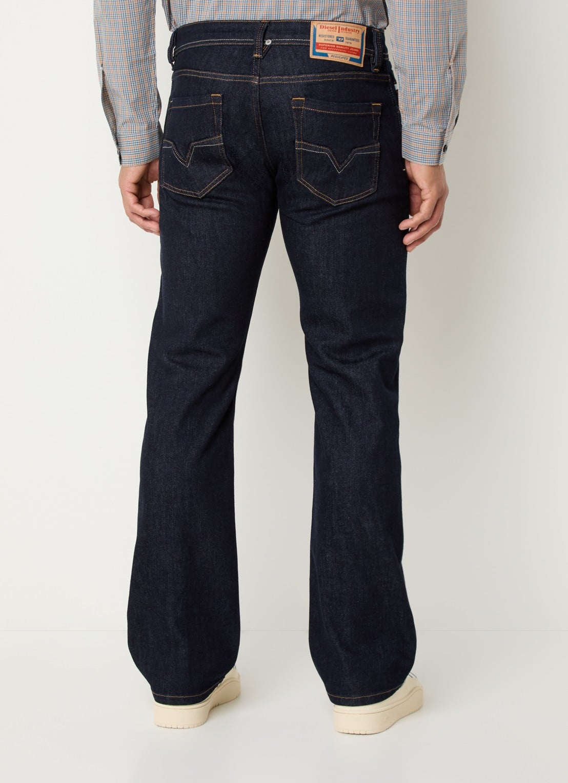 Diesel 1985 Larkee straight leg jeans met donkere wassing - achterkant 5 indigo