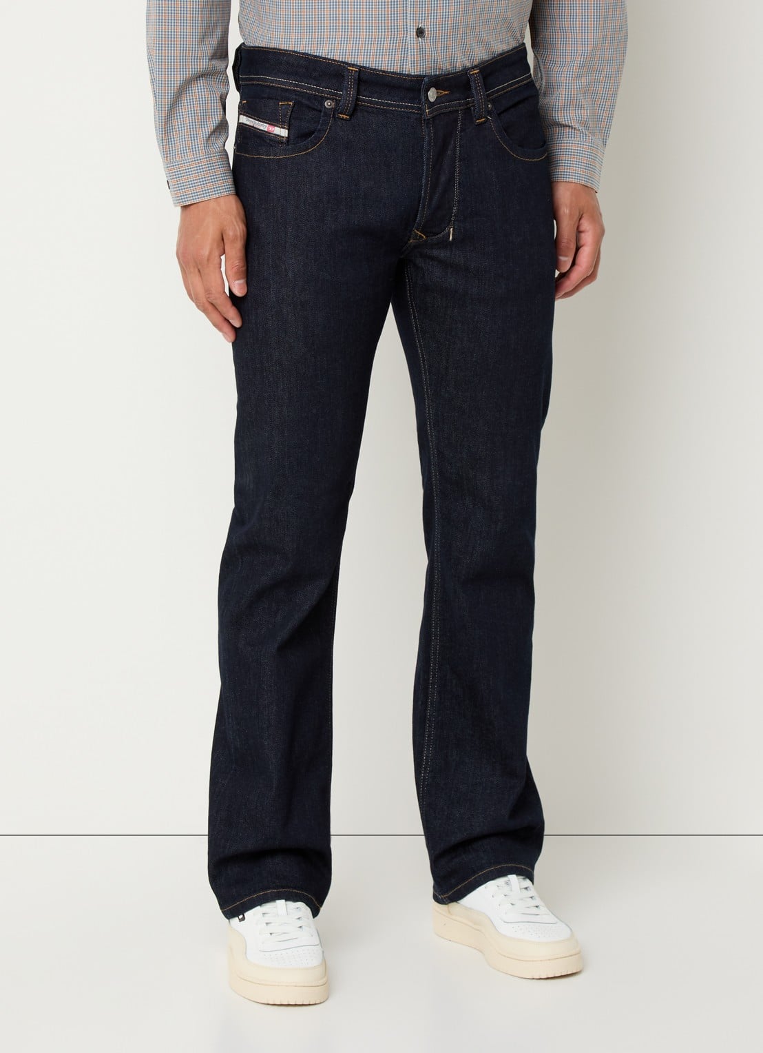 Diesel 1985 Larkee straight leg jeans met donkere wassing - detail indigo