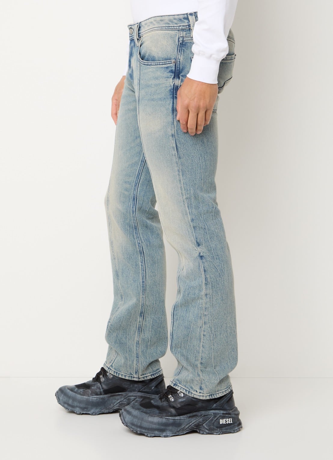 Diesel 1985 Larkee straight leg jeans met verwassen afwerking - detail 5 indigo