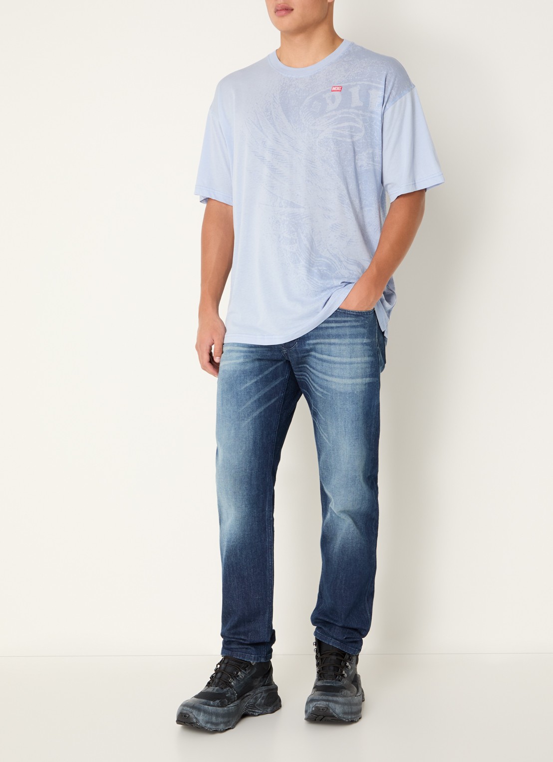 Diesel 1986 Larkee slim fit jeans met verwassen afwerking - voorkant 5 indigo