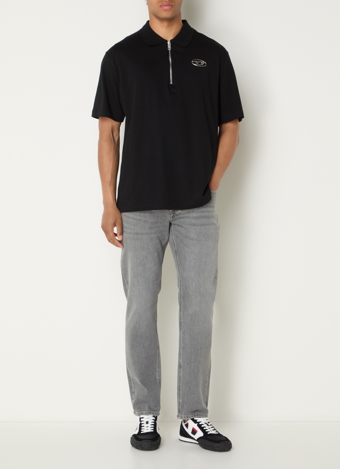 Diesel 1986 Larkee tapered fit jeans met gekleurde wassing - voorkant 3 grijs
