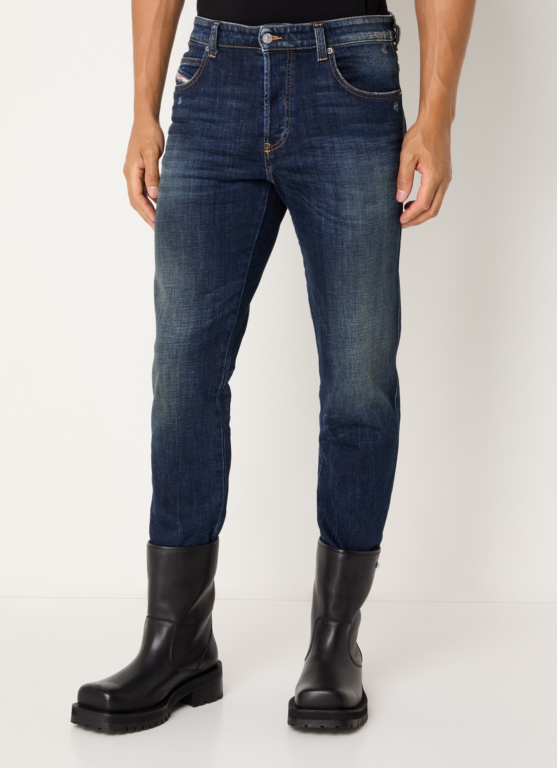 Diesel 1993 D-Vyl slim fit jeans met destroyed afwerking - detail indigo