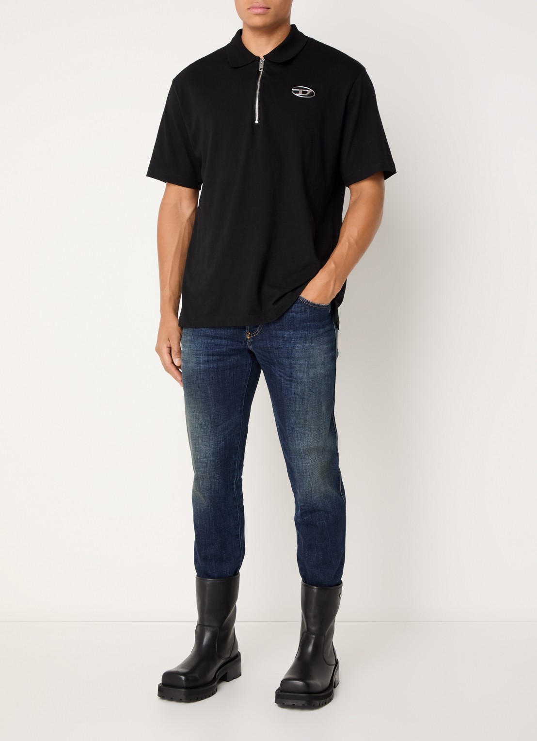 Diesel 1993 D-Vyl slim fit jeans met destroyed afwerking - voorkant 4 indigo
