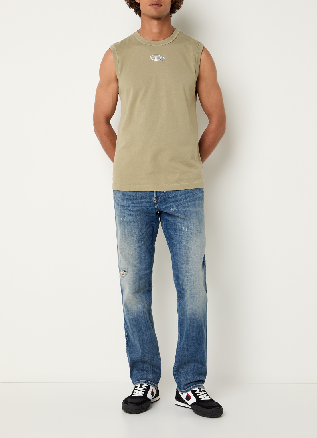 Diesel 1993 D-Vyl slim fit jeans met destroyed afwerking - voorkant 5 indigo