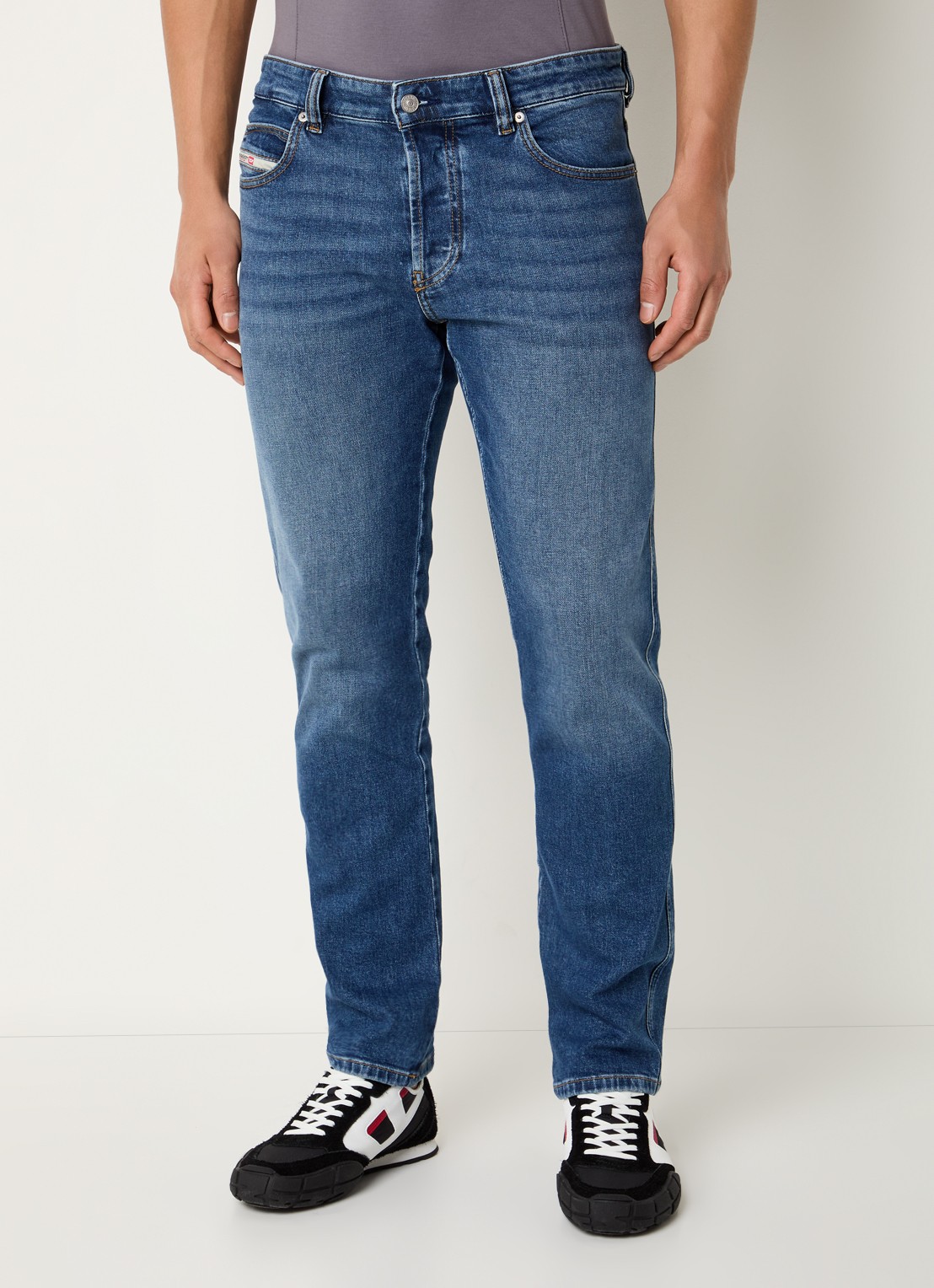 Diesel 1993 D-VYL slim fit jeans met medium wassing - detail indigo