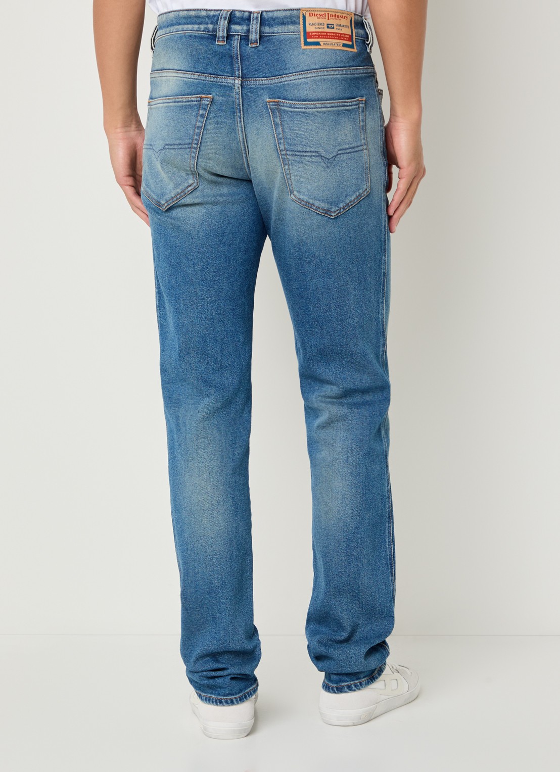 Diesel 1993 D-Vyl straight leg jeans met medium wassing - achterkant indigo
