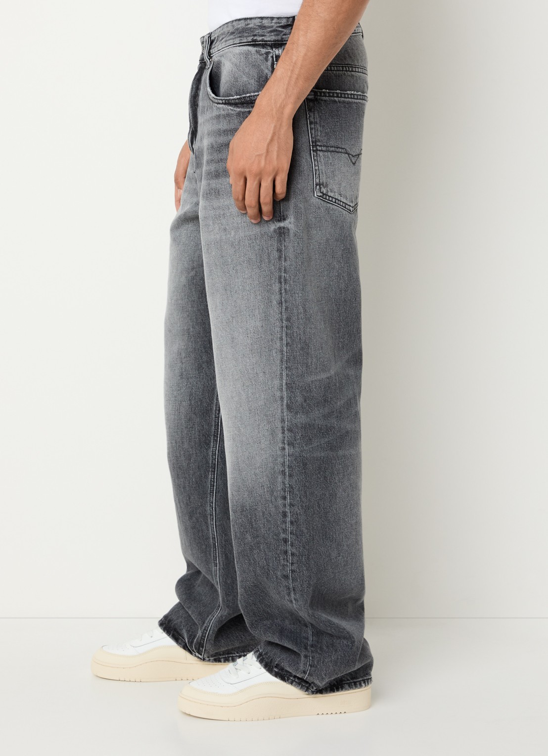 Diesel 2001 D-MACRO loose fit jeans met gekleurde wassing - detail 4 donkergrijs