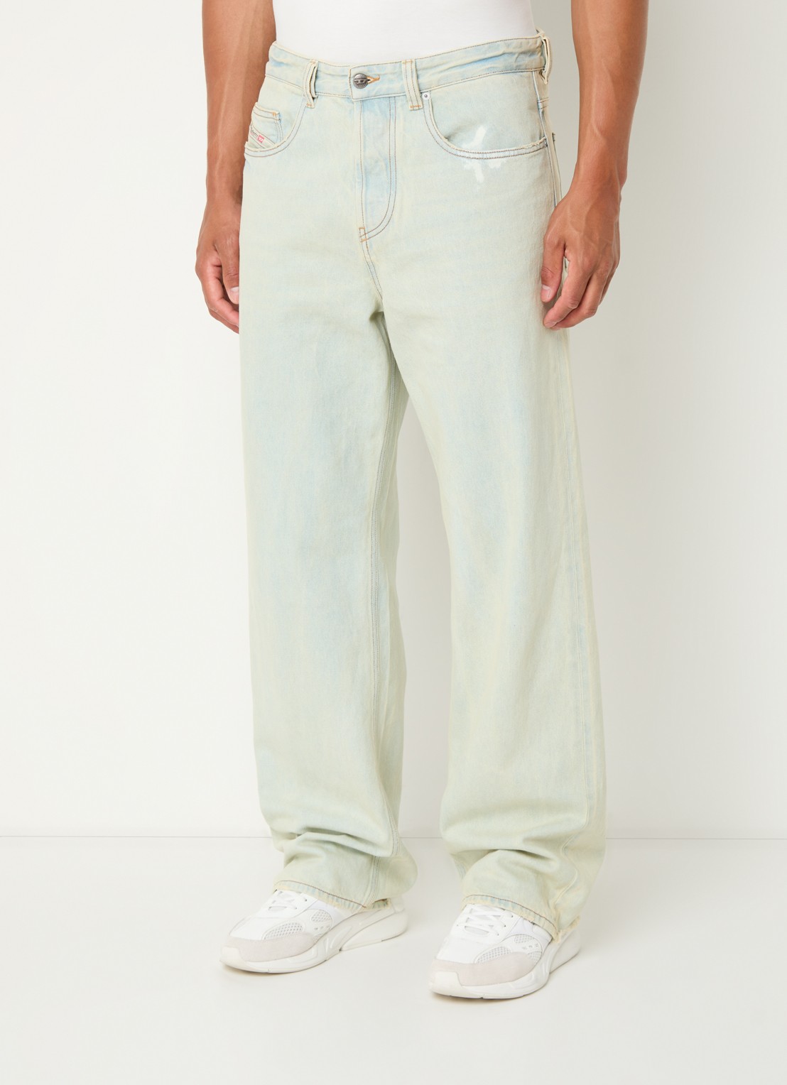 Diesel 2001 D-Macro straight leg jeans met lichte wassing - detail jeans