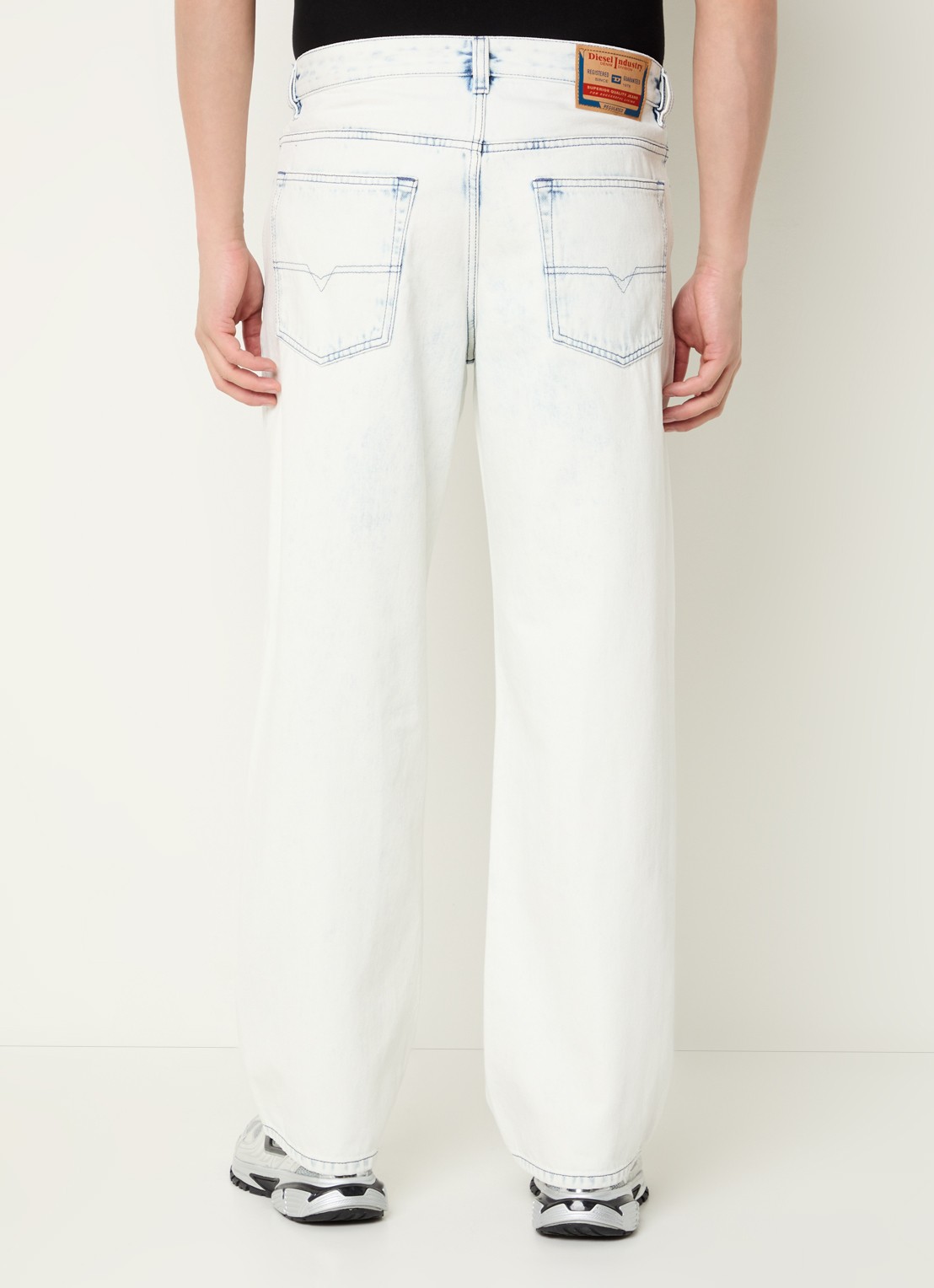 Diesel 2001 D-Marco loose fit jeans met steekzakken - achterkant 3 lichtblauw