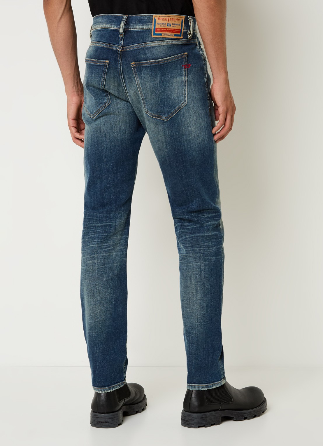 Diesel 2019 D-Strukt slim fit jeans met donkere wassing - achterkant 5 indigo
