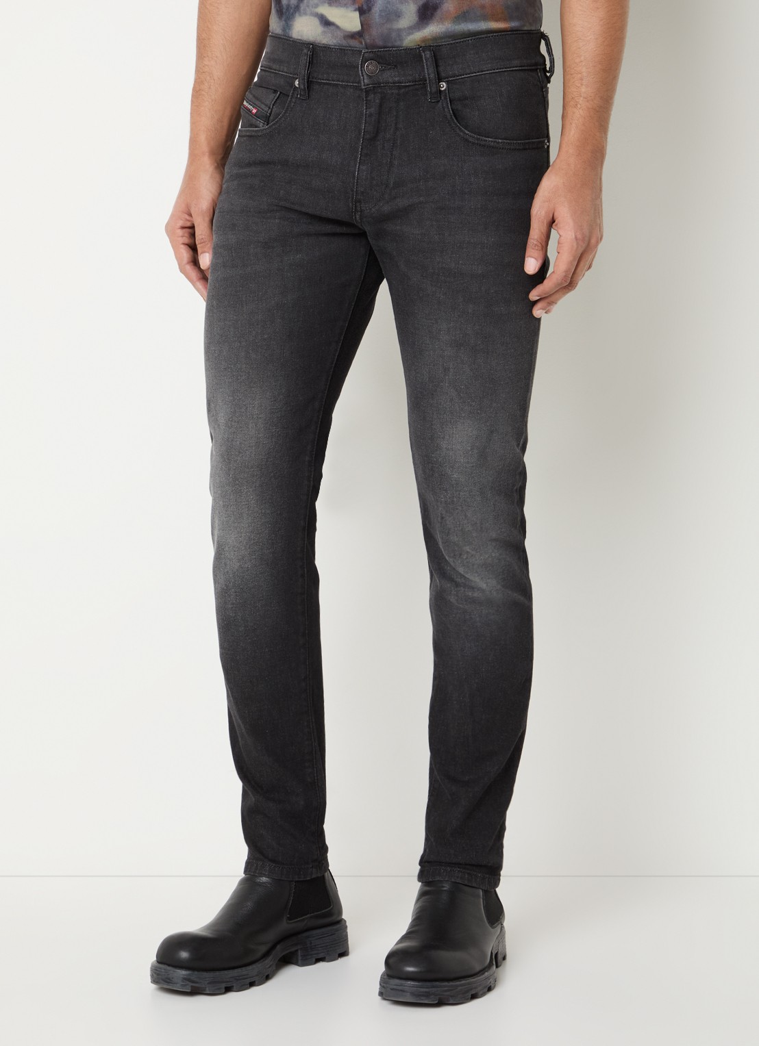 Diesel 2019 D-Strukt slim fit jeans met gekleurde wassing - detail antraciet