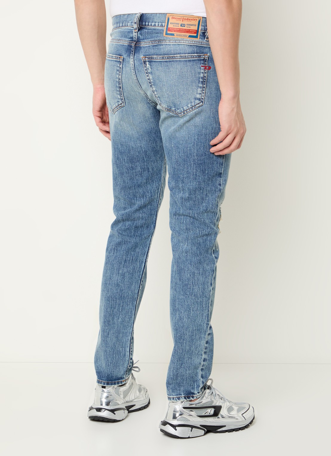 Diesel 2019 D-Strukt slim fit jeans met medium wassing - achterkant 3 indigo