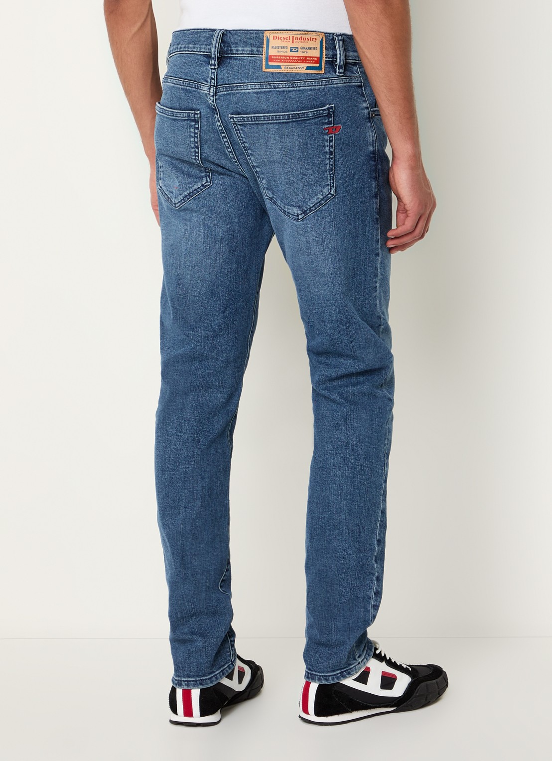Diesel 2019 D-strukt straight fit jeans met medium wassing  - achterkant 5 indigo