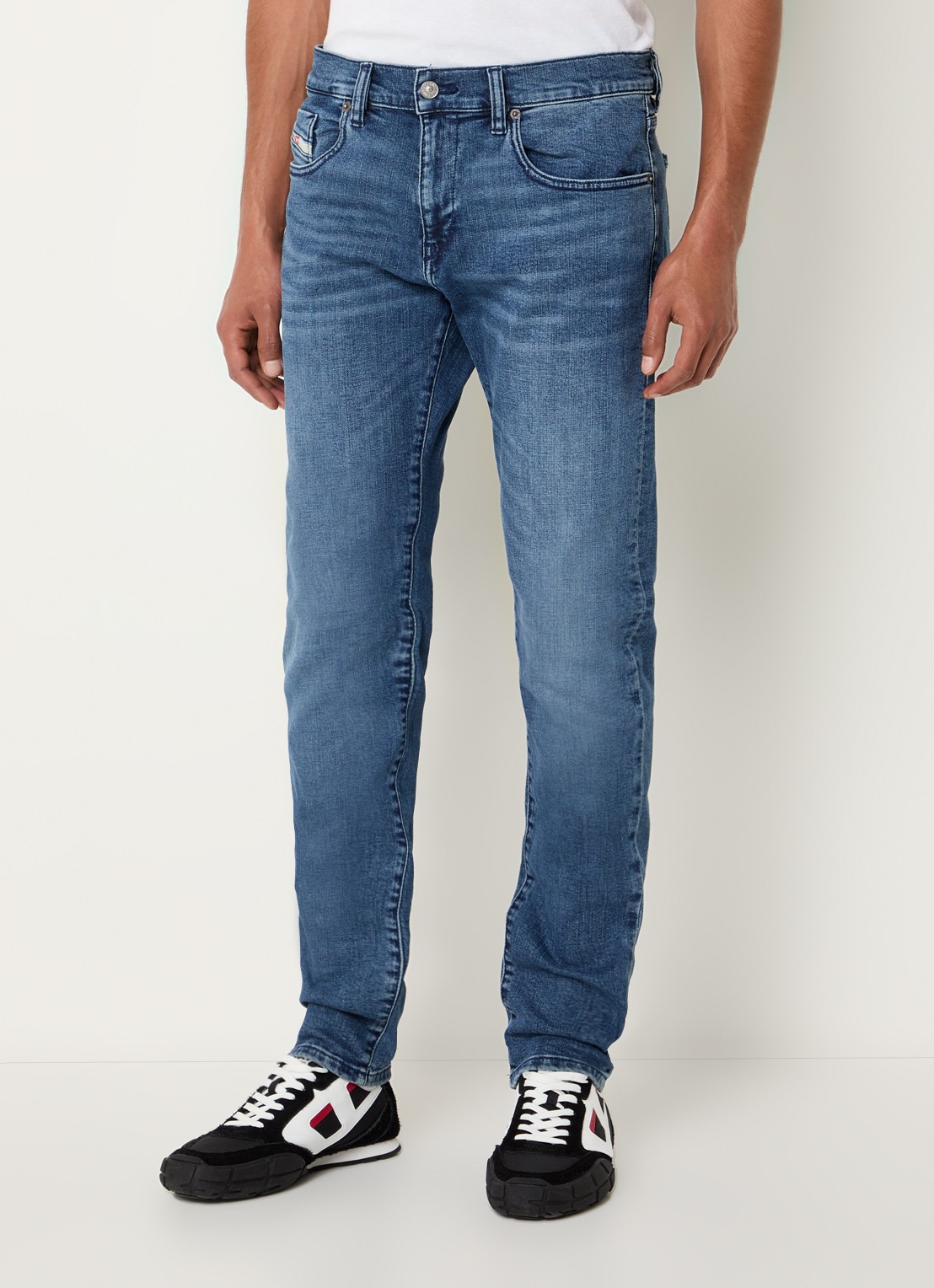Diesel 2019 D-strukt straight fit jeans met medium wassing  - detail 3 indigo