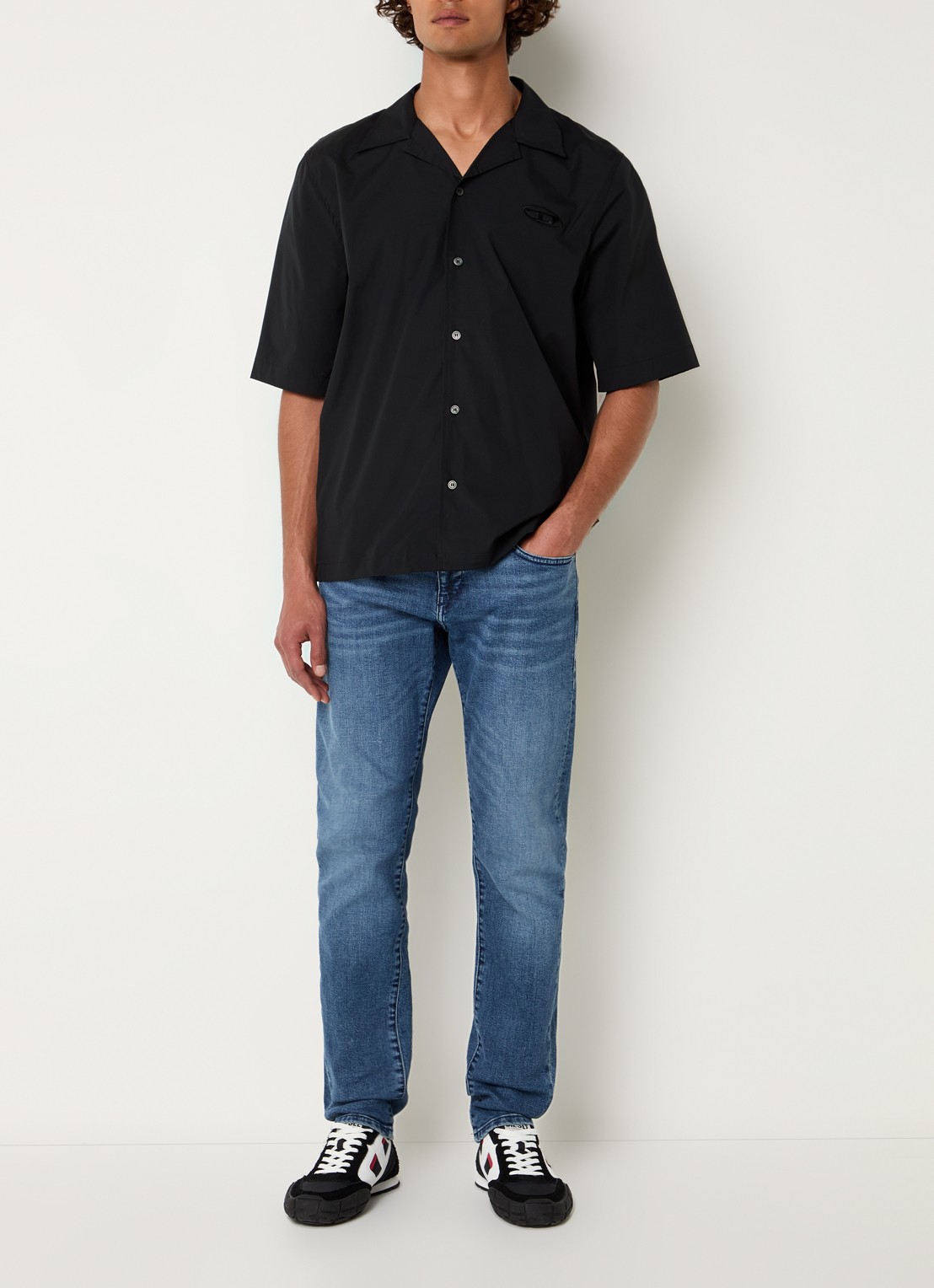 Diesel 2019 D-strukt straight fit jeans met medium wassing  - voorkant 2 indigo