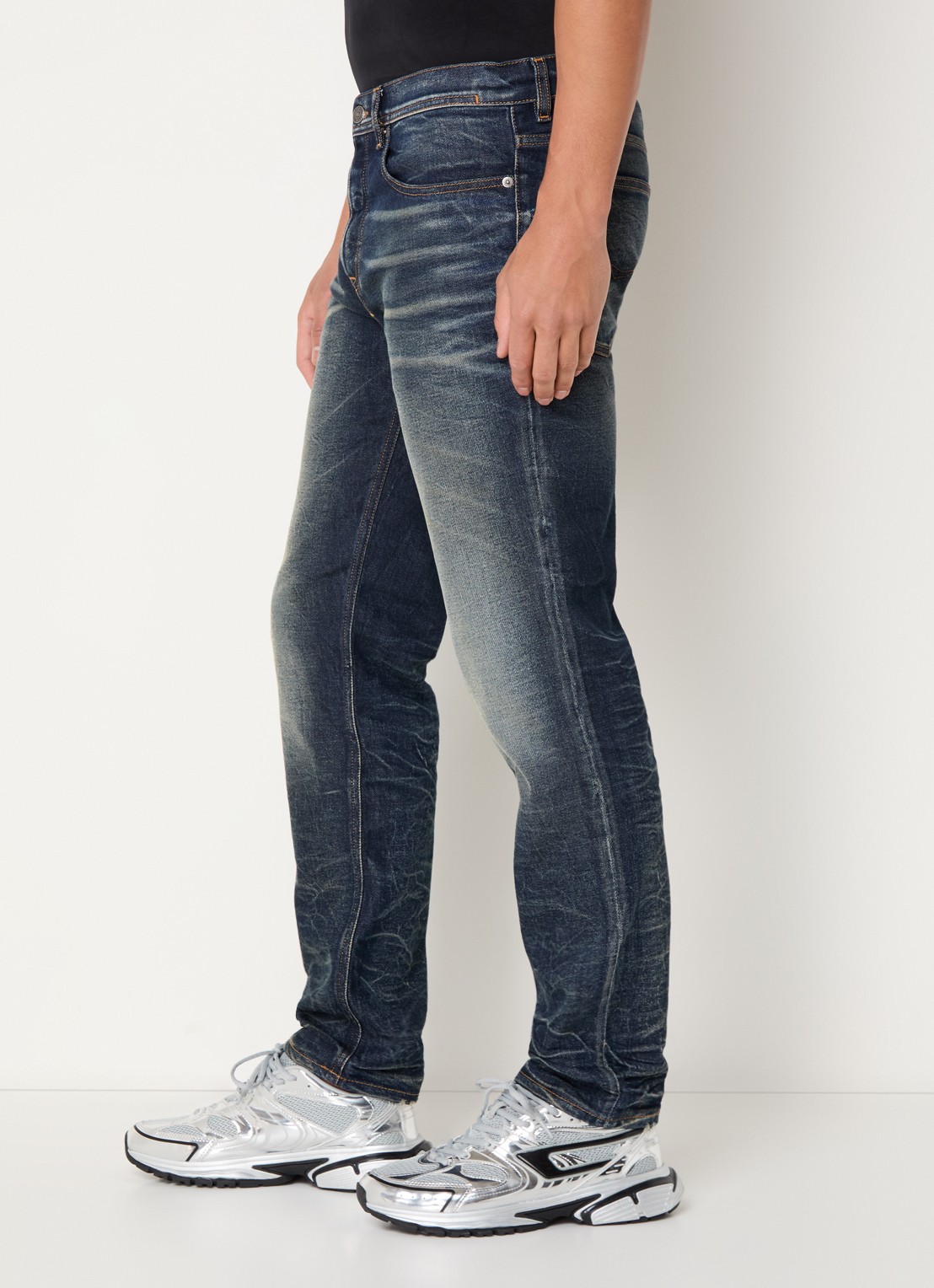 Diesel 2023 D-Finitive slim fit jeans met donkere wassing - detail 5 indigo
