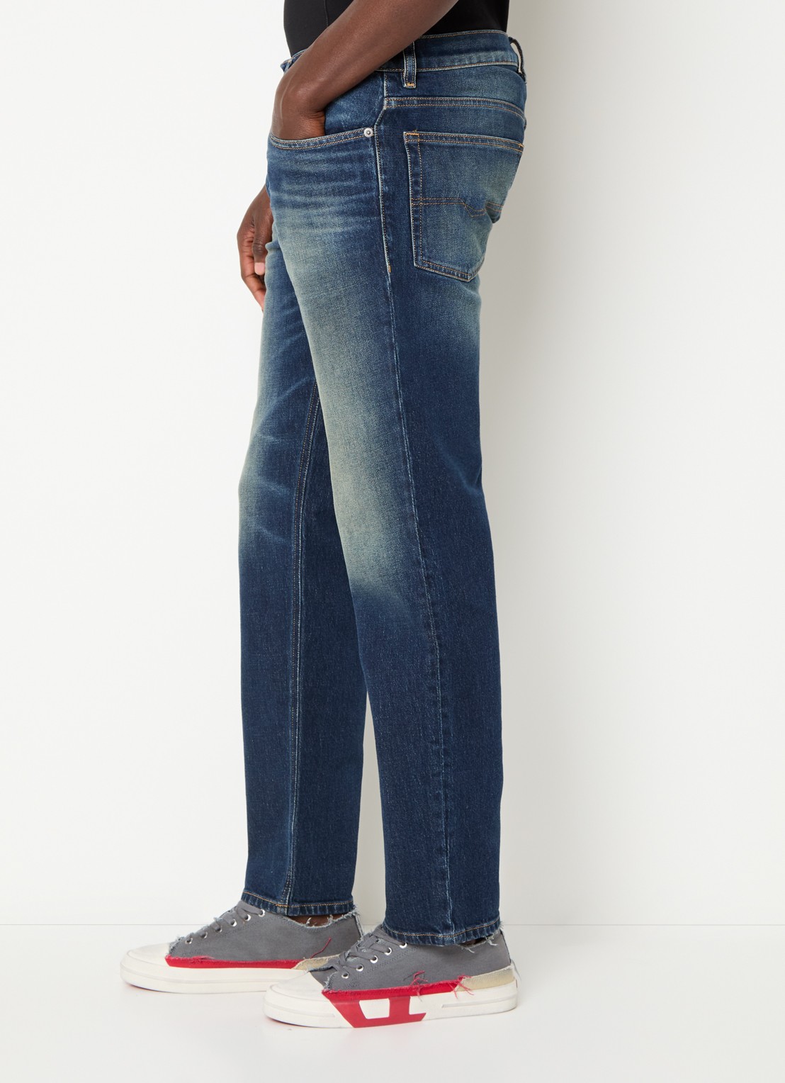 Diesel 2023 D-Finitive slim fit jeans met donkere wassing - detail 5 indigo