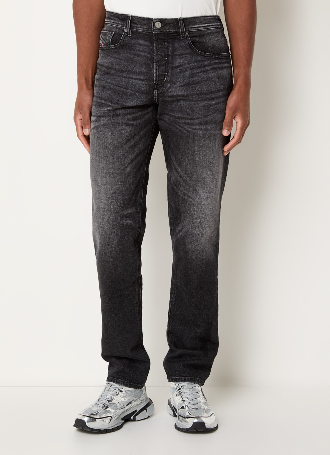 Diesel 2023 D-Finitive slim fit jeans met gekleurde wassing - detail 4 antraciet