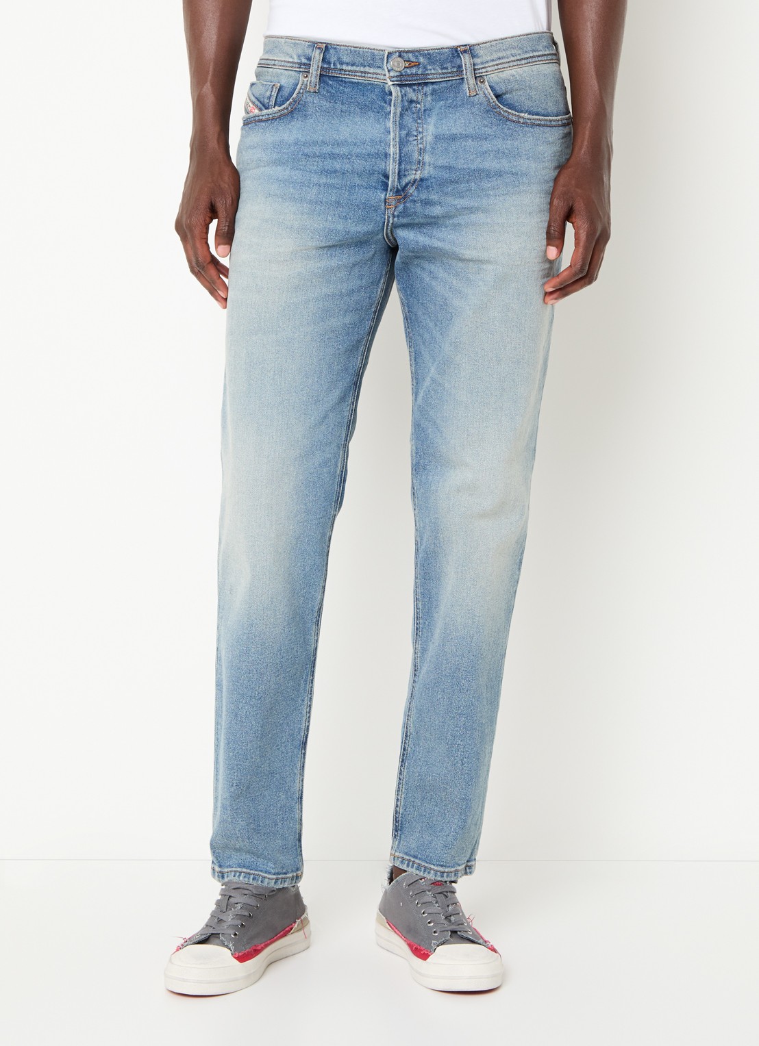 Diesel 2023 D-Finitive slim fit jeans met lichte wassing - detail 4 indigo