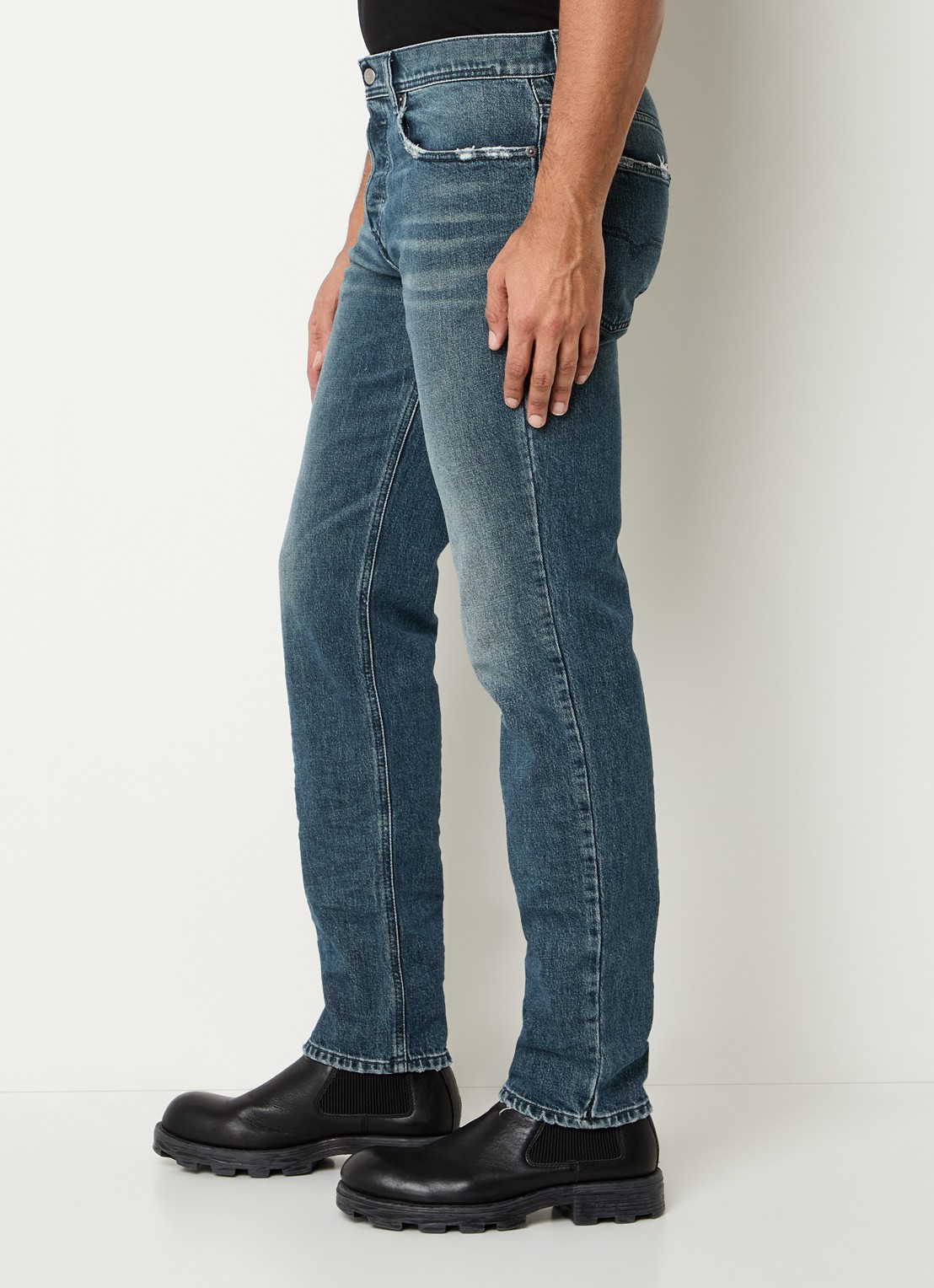 Diesel 2023 D-Finitive slim fit jeans  met medium wassing - detail 5 indigo
