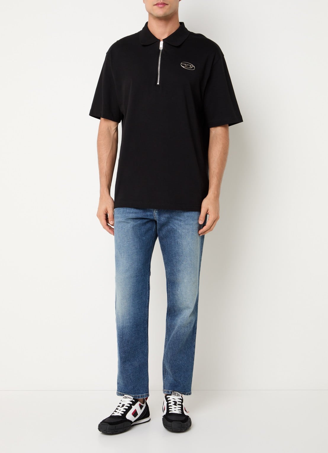 Diesel 2023 D-Finitive straight leg jeans met donkere wassing - voorkant 2 indigo