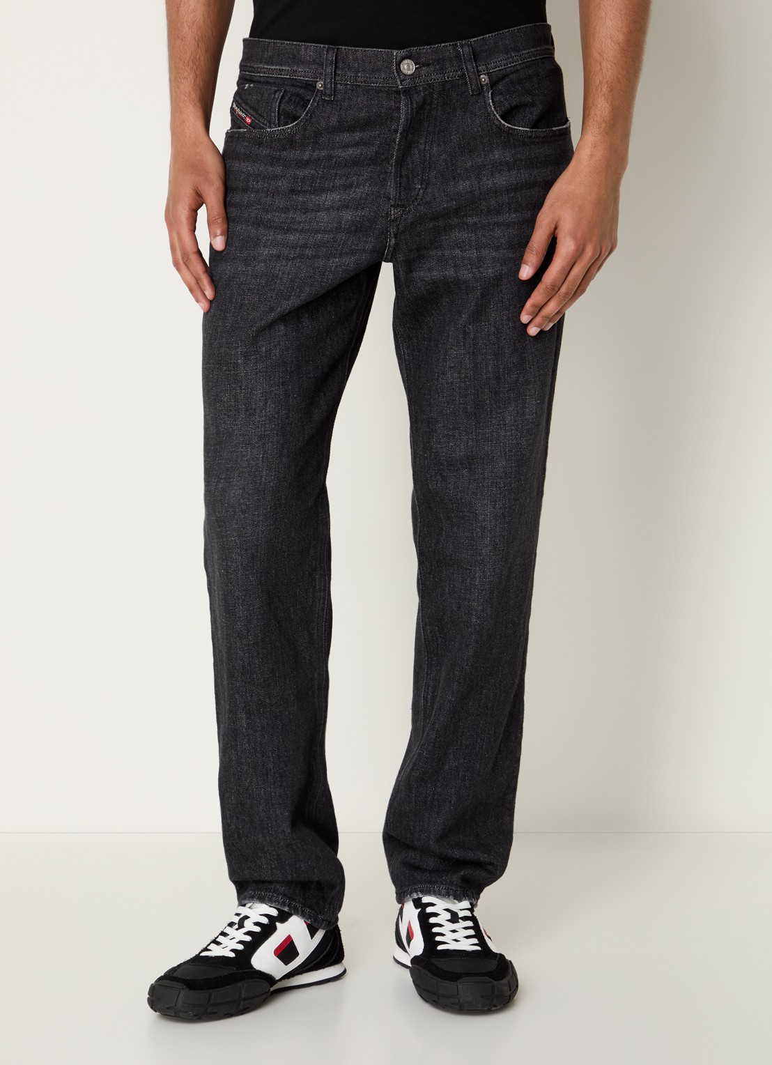 Diesel 2023 D-Finitive straight leg jeans met gekleurde wassing - detail 4 antraciet